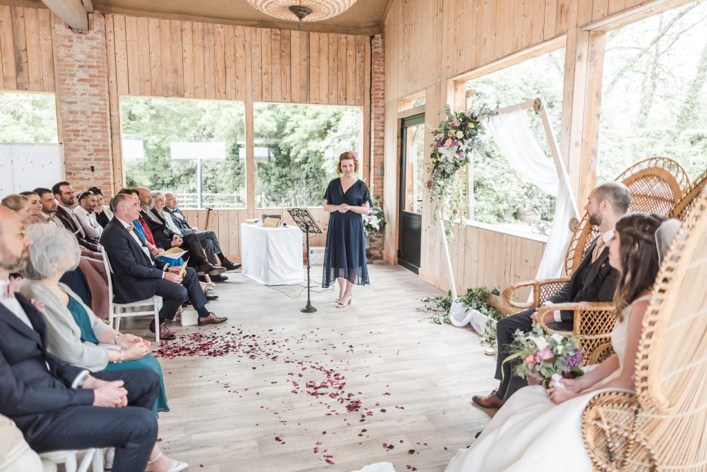 Une cérémonie de mariage tout en douceur pour Audrey et Bastien au Manoir du Touron, près de Toulouse